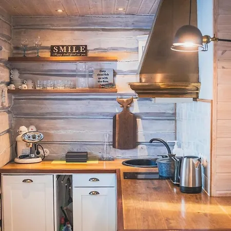 Cozy River House With Hot Tub *