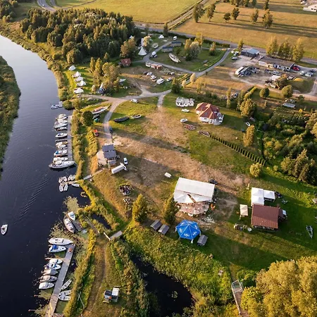 Holiday home Cozy River House With Hot Tub