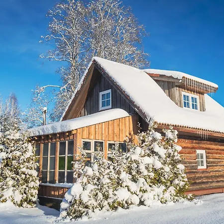Cozy River House With Hot Tub