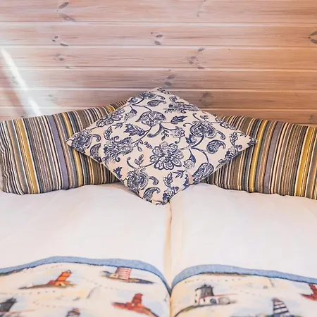 Cozy River House With Hot Tub