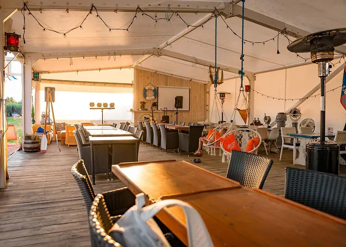 Cozy River House With Hot Tub פארנו