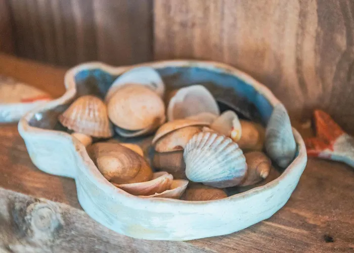 Cozy River House With Hot Tub *