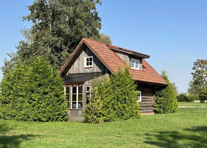 Cozy River House With Hot Tub בית נופש